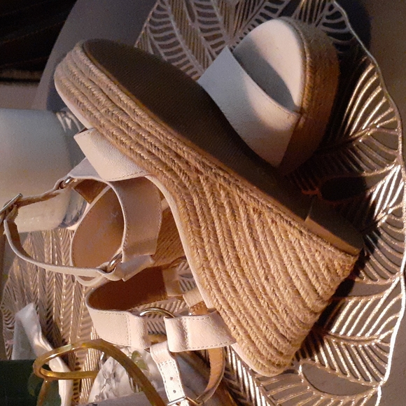 Wedge heels - Picture 4 of 10